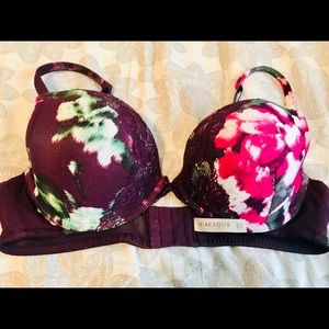 Cacique Bra 38D plunge style